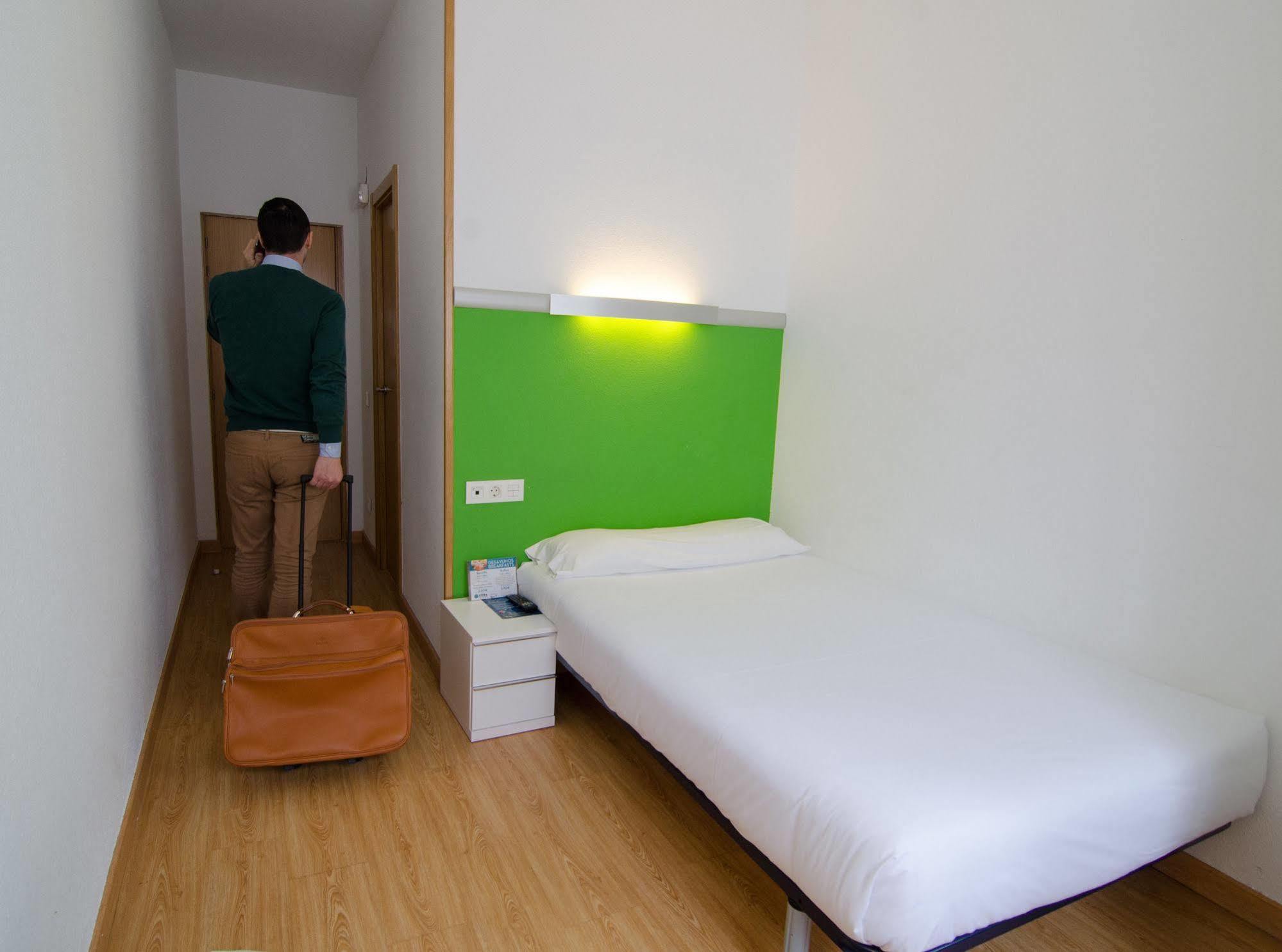 Hotel Centro Vitoria Autocheckin Kültér fotó
